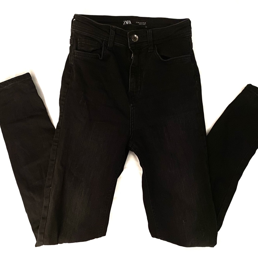 Zara Black Skinny Slightly Distressed Jeans Size 2